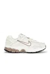 Nike Zoom Vomero 5 Sneaker In White