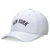 NIKE NIKE WHITE NEW YORK YANKEES EVERGREEN PERFORMANCE FLEX HAT
