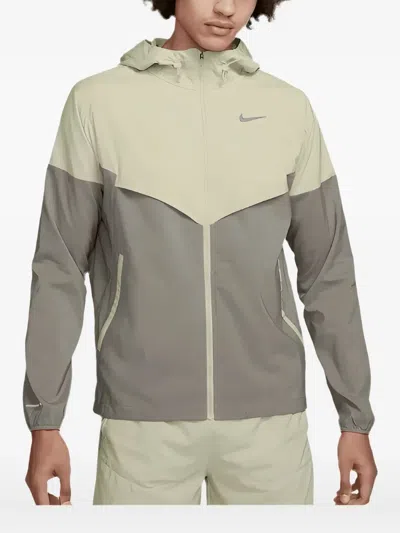 Nike Windrunner Repel Running Jacket In Gray