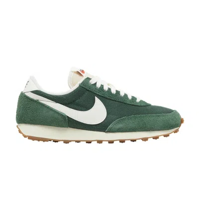 Pre-owned Nike Wmns Daybreak Vintage 'fir' In Green