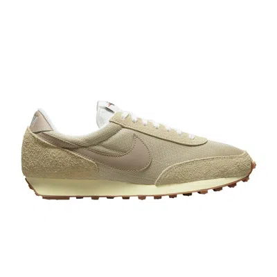 Pre-owned Nike Wmns Daybreak Vintage 'team Gold Hemp' In Brown