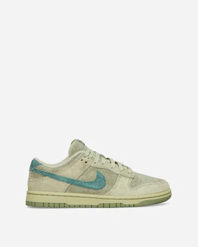 Nike Wmns Dunk Low Sneakers Olive Aura / Oil In Green