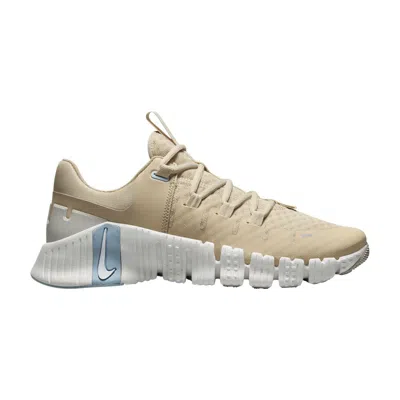 Pre-owned Nike Wmns Free Metcon 5 'sanddrift' In Tan