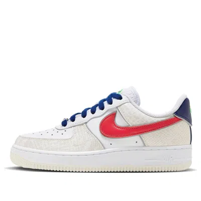 Nike (wmns)  Air Force 1 '07 Lx 'just Do It - White University Red Snakeskin'