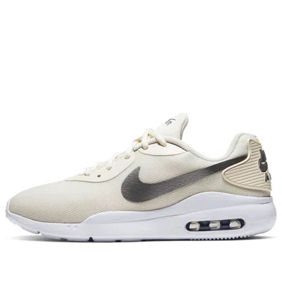 Nike (wmns)  Air Max Oketo 'cream Metallic Silver'