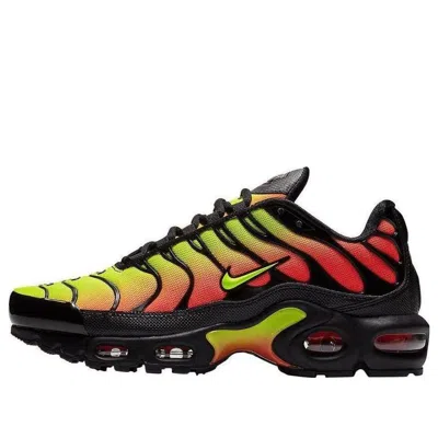Nike (wmns)  Air Max Plus 'black Volt Solar Red' In Multi