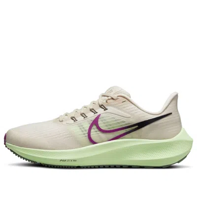 Nike (wmns)  Air Zoom Pegasus 39 'red Plum Volt' In Green