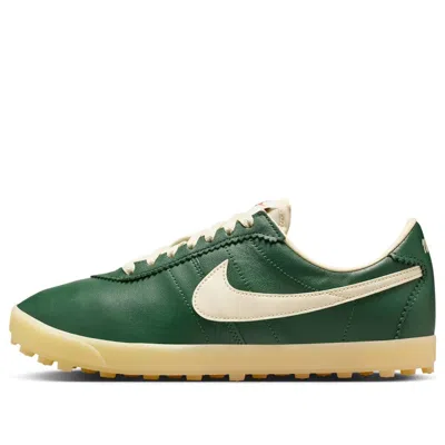 Nike Astrograbber Sneakers In Green
