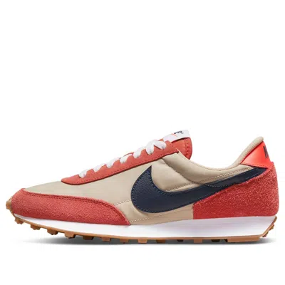Nike (wmns)  Daybreak 'cinnabar Sanddrift Gum' In Red