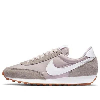 Nike (wmns)  Daybreak 'enigma Stone' In Neutral
