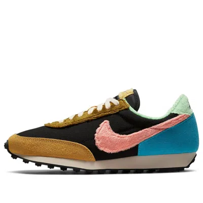 Nike (wmns)  Daybreak 'fur Pack - Guava Ice Atomic Pink'