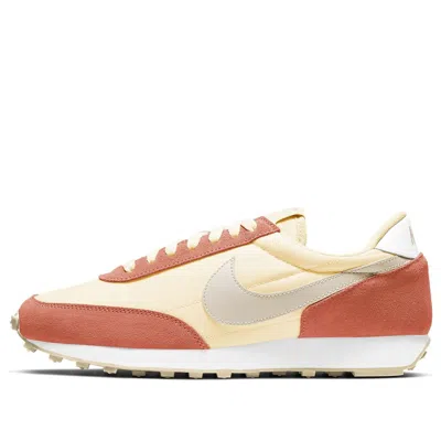 Nike (wmns)  Daybreak 'pale Ivory Desert Sand' In Orange