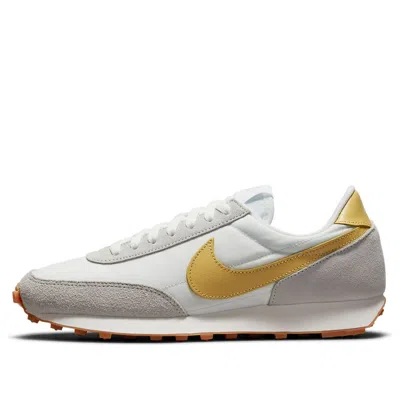 Nike (wmns)  Daybreak 'summit White Saturn Gold' In Multi