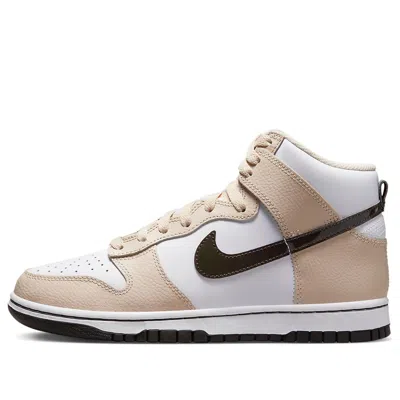 Nike (wmns)  Dunk High 'sanddrift' In Brown