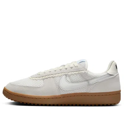 Nike (wmns)  Field General 82 'platinum Tint Silver Gum'