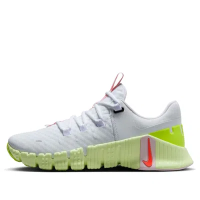 Nike (wmns)  Free Metcon 5 'barely Volt Pink Foam' In Multi