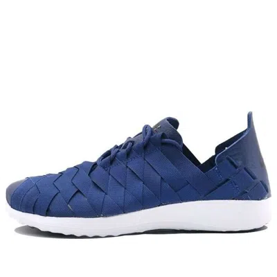 Nike (wmns)  Juvenate Woven Low-top Running Shoes Blue
