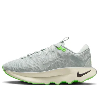 Nike (wmns)  Motiva Running Shoes 'light Silver Green Strike' In Gray