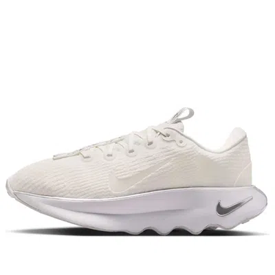 Nike (wmns)  Motiva 'summit White Metallic Silver'