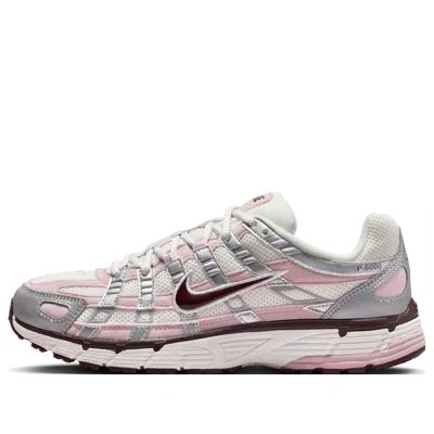 NIKE (WMNS) Nike P-6000 'Summit White Metallic Silver Burgundy Crush'