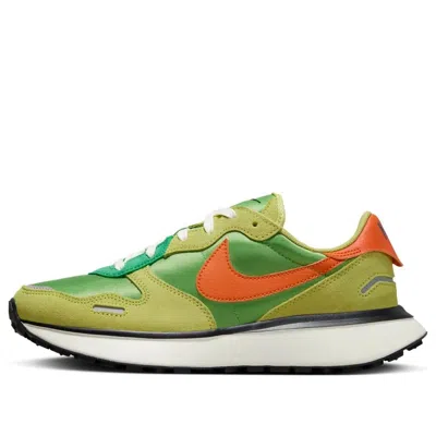 Nike (wmns)  Phoenix Waffle 'chlorophyll Safety Orange' In Green