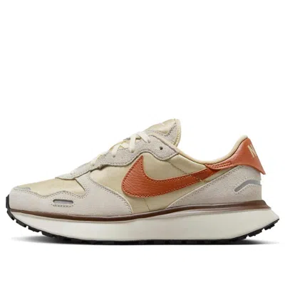 NIKE (WMNS) NIKE PHOENIX WAFFLE 'TEAM GOLD COCONUT MILK'