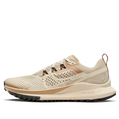 Nike (wmns)  React Pegasus Trail 4 'sanddrift' In Gold
