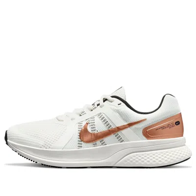 Nike (wmns)  Run Swift 2 'sail Metallic Copper Coin' In Multi