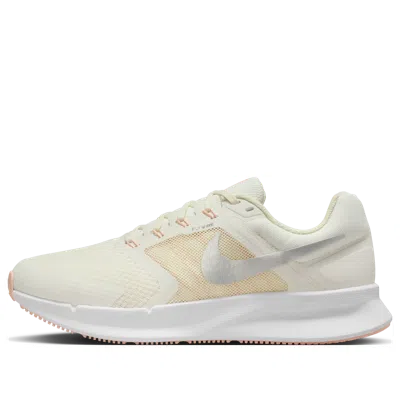 Nike (wmns)  Run Swift 3 'sail Silver Silt Red' In Neutral