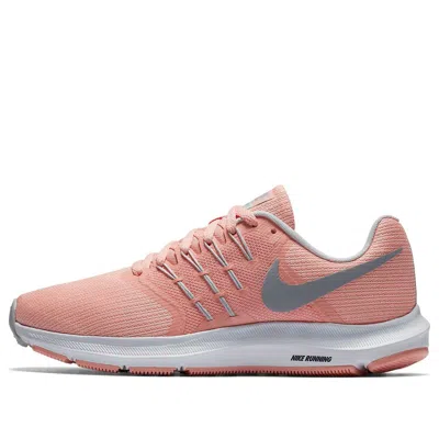 Nike (wmns)  Run Swift 'bleached Coral' In Multi