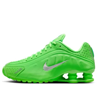 NIKE (WMNS) NIKE SHOX R4 'GREEN STRIKE'