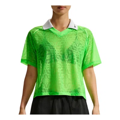 Nike (wmns)  Sportswear Classic Loose-fit Lace T-shirt 'green Strike Pure Platinum Black'