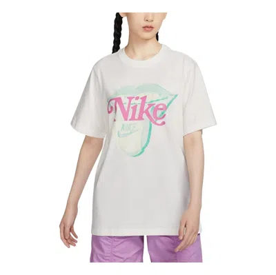 Nike (wmns)  Sportswear Essential Graphic T-shirt Asia Sizing 'sail' In White