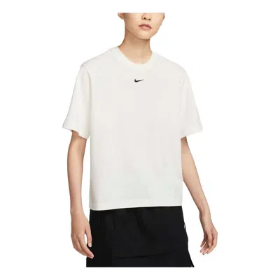 Nike (wmns)  Sportswear Essential Oversized T-shirt Asia Sizing 'ivory' In White