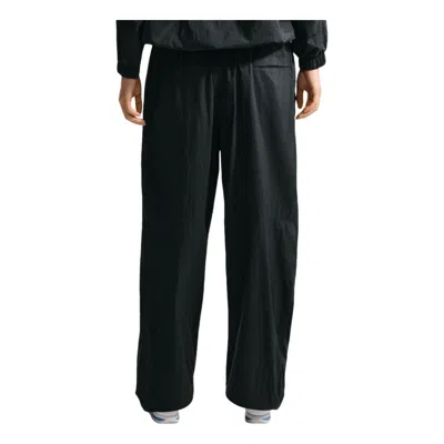 Nike (wmns)  Sportswear Mid-rise Lightweight Uv Pants Asia Sizing 'black'