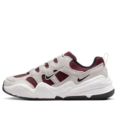 Nike (wmns)  Tech Hera 'burgundy Crush White Black'