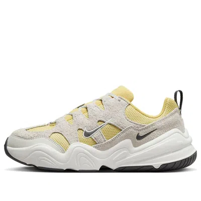 Nike (wmns)  Tech Hera 'saturn Gold Light Bone' In Multi