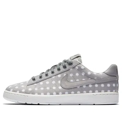 Nike (wmns)  Tennis Classic Ultra Premium 'matte Silver'