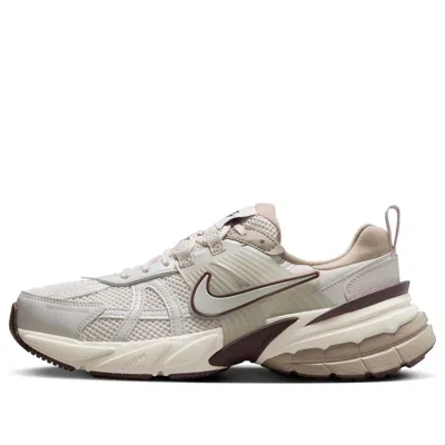 Nike (wmns)  V2k Run 'light Greenish Brown Khaki Earth Light Bone' In Neutral