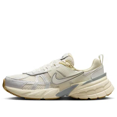 Nike (wmns)  V2k Run 'white Photon Dust Fir' In Multi