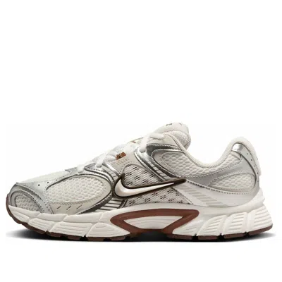 Nike (wmns)  V5 Rnr 'sail Fauna Brown' In Multi