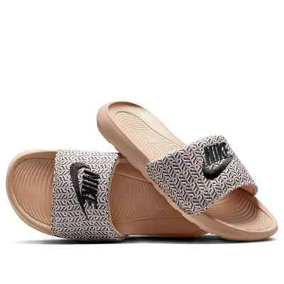 Nike (wmns)  Victori One Slide 'united In Victory'