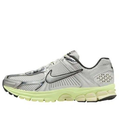 Nike (wmns)  Zoom Vomero 5 'metallic Silver Barley Volt'