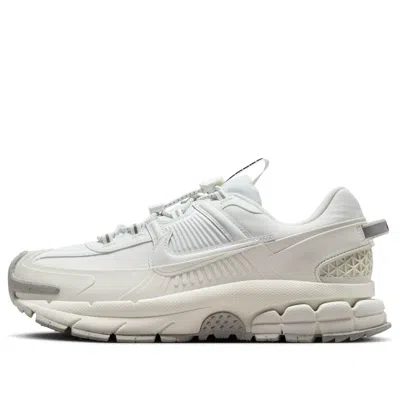NIKE (WMNS) NIKE ZOOM VOMERO ROAM 'SUMMIT WHITE LIGHT BONE'