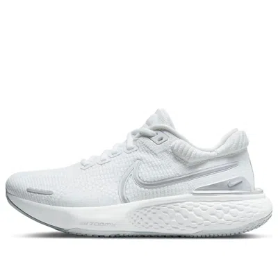 Nike (wmns)  Zoomx Invincible Run Flyknit 2 'white Metallic Silver' In Gray
