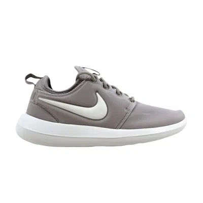 Pre-owned Nike Wmns Roshe Two 'light Iron Ore' | White | Women's Size 7