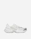 NIKE WMNS V2K RUN SNEAKERS WHITE / METALLIC SILVER