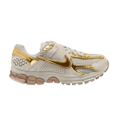 Pre-owned Nike Wmns Zoom Vomero 5 'light Orewood Brown Metallic Gold' | Cream | Women's Size 6.5 In White
