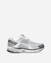 NIKE WMNS ZOOM VOMERO 5 SNEAKERS PURE PLATINUM / METALLIC SILVER