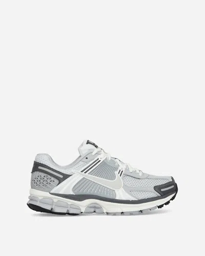 Nike Wmns Zoom Vomero 5 Sneakers Pure Platinum / Metallic Silver In Multicolor